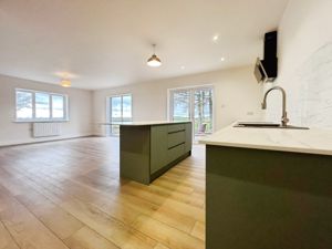 Photo 16- click for photo gallery